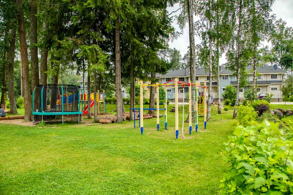 детская площадка в Репино фото